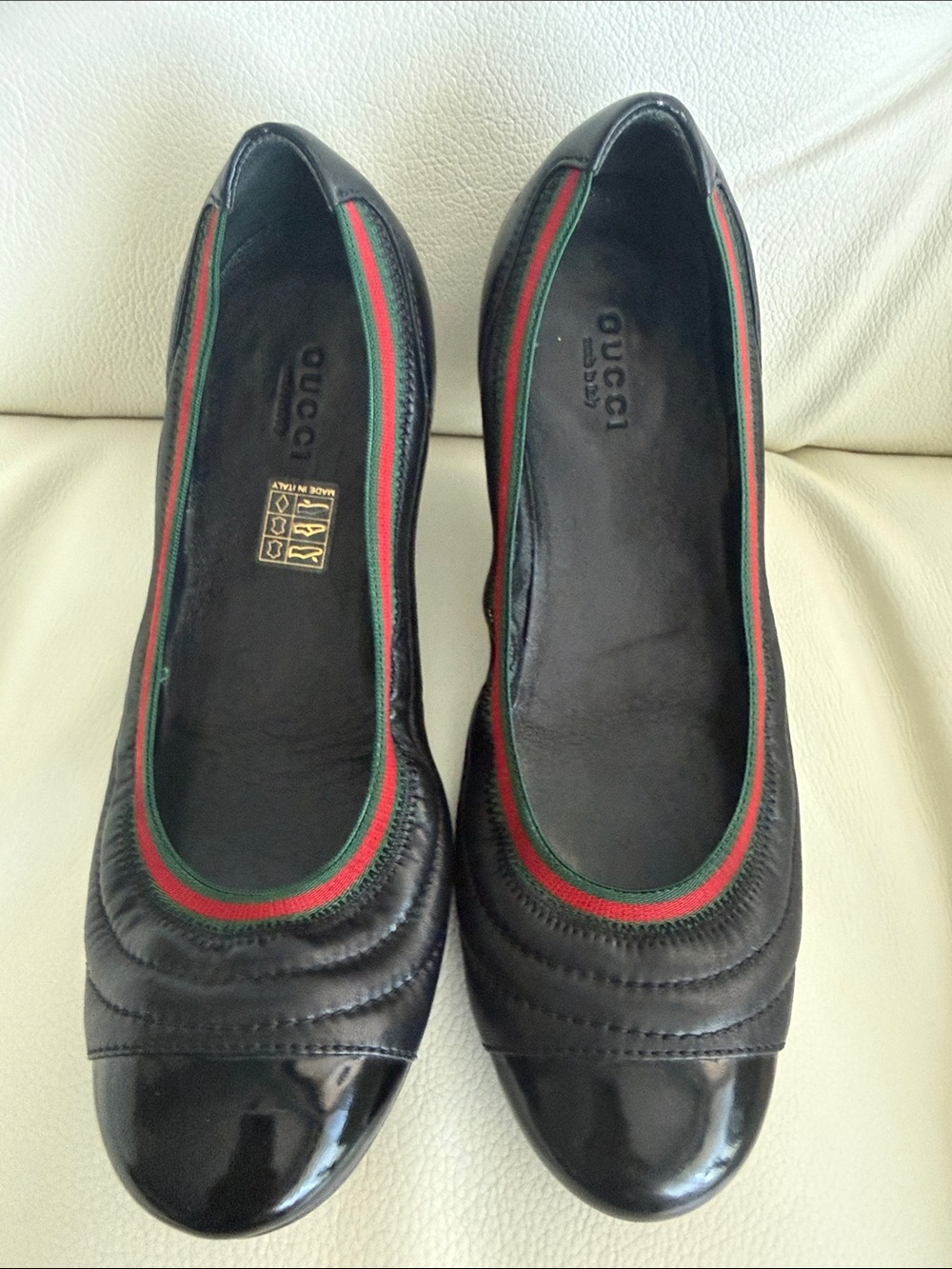 Gucci Black Leather Ballet Flats with Green and Red Web Trim